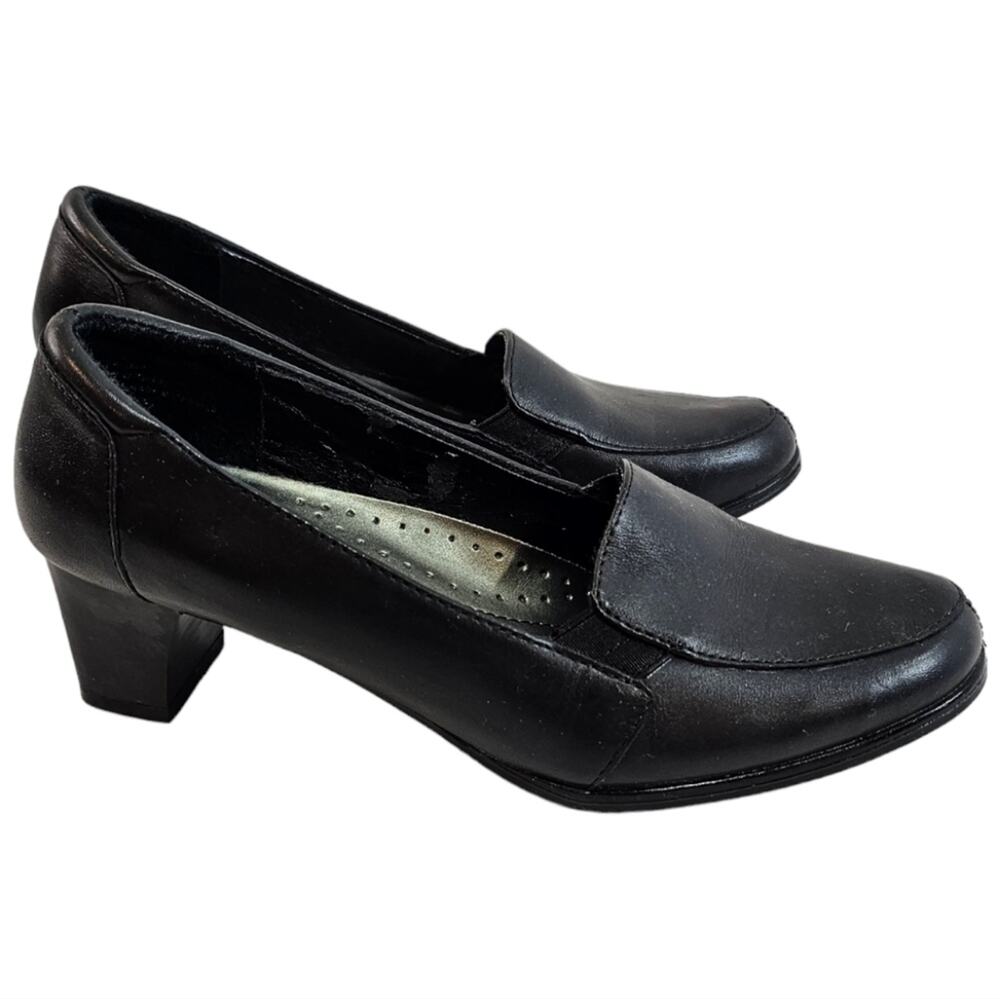 St. John's Bay Leather Chunky Heeled Pumps 6 Medium FLAW
